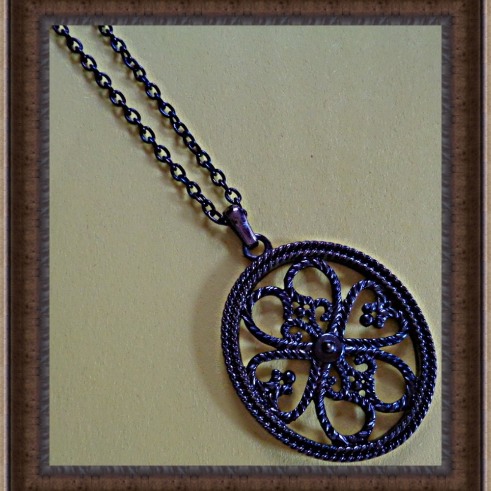 Antique Flower Design Necklace